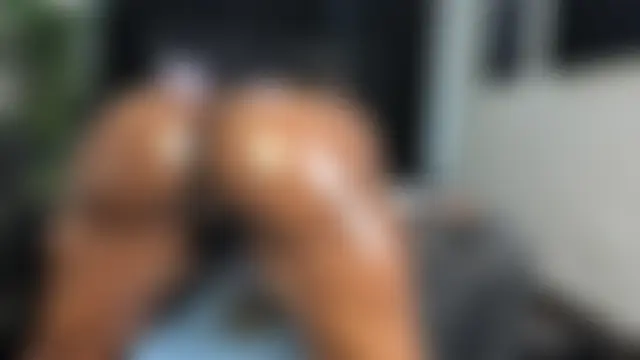 naughty_bigass' Webcam Show