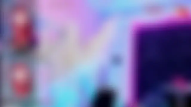 Queens_Wonders_Blonders' Webcam Show