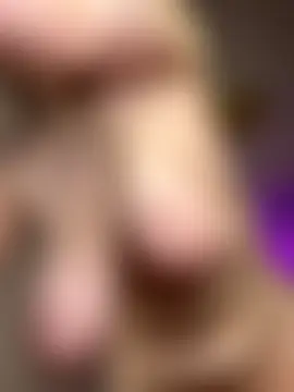 HugeBoobsAlice's Webcam Show