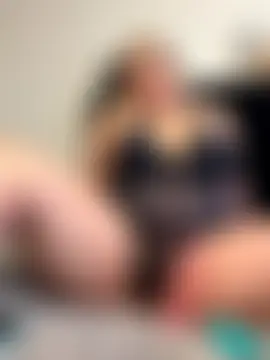 QueenBootyy's Live Sex Cam Show