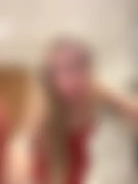 SexySaraxxoo's Live Sex Cam Show