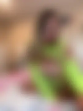 Aleesa_milfxo's Live Sex Cam Show