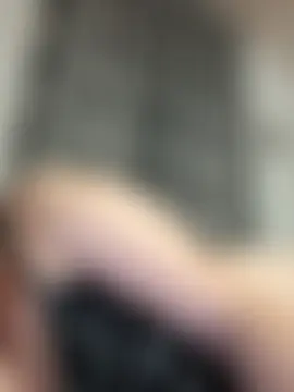 Ariana381's Live Sex Cam Show