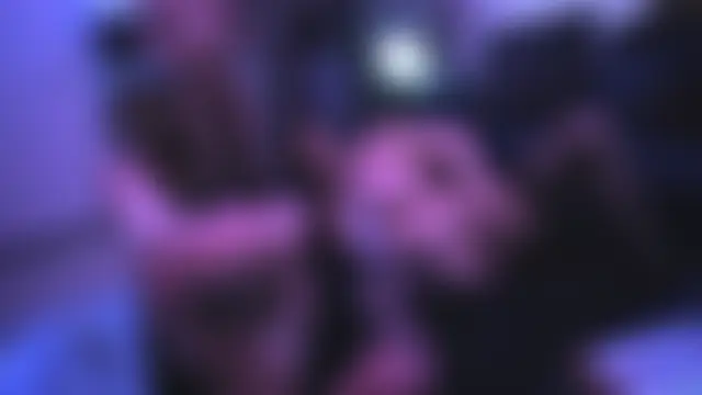 KinkyHenR's Live Sex Cam Show