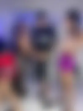 royalgirls_x's Webcam Show