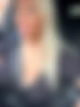 Bustyblondebabe32's Live Sex Cam Show