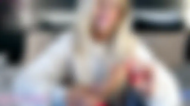 blondiluvsanal's Webcam Show