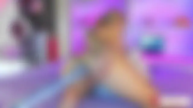 ChiaraLewis' Live Sex Cam Show