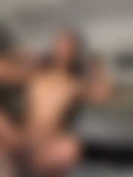 Your_Paris' Live Sex Cam Show