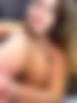 AllaTousNew's Live Sex Cam Show