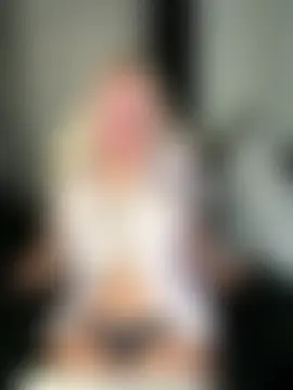 BlondyBrat's Live Sex Cam Show