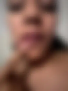 juicyyy323's Live Sex Cam Show