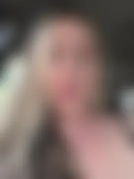 Mona_Plus' Webcam Show