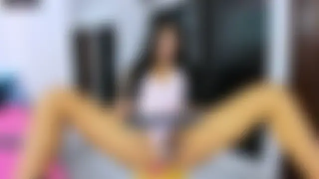 zou_quira's Webcam Show