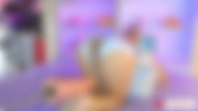 ChiaraLewis' Live Sex Cam Show