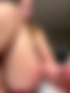 yourlilsecreet's Webcam Show