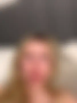 SexySaraxxoo's Live Sex Cam Show