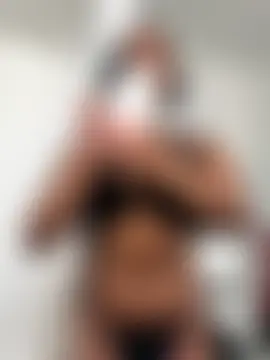 Your_Paris' Live Sex Cam Show