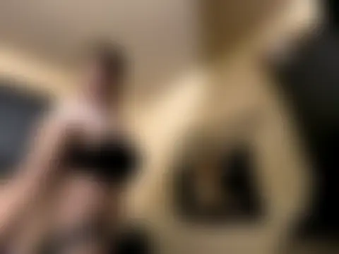 Snowbunnycake_131's Webcam Show