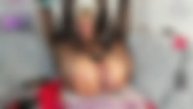 Lara_Croft-Milf_'s Live Sex Cam Show