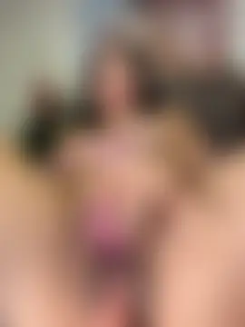 SQUIRTINGQUEEN11's Webcam Show