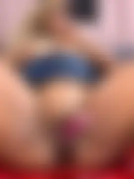 Suyin_squirt22's Webcam Show