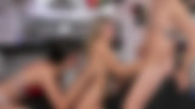 sexy_hot_friends_'s Live Sex Cam Show