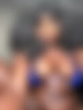 WomanNextdoor1's Live Sex Cam Show