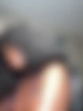 WomanNextdoor1's Webcam Show