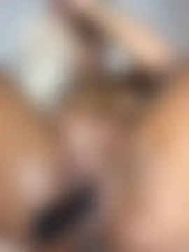 MystiqueXXX's Webcam Show