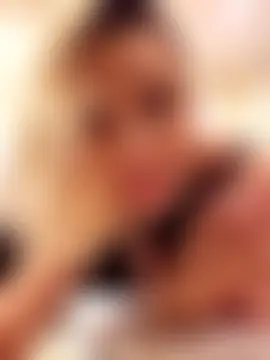 AureliaDoux's Live Sex Cam Show