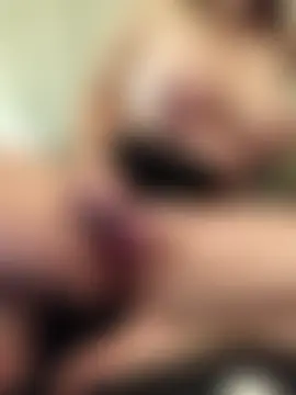 Faidraishere's Live Sex Cam Show