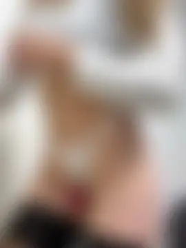 Giuly_2024's Live Sex Cam Show