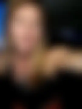 SheIsSomething's Live Sex Cam Show