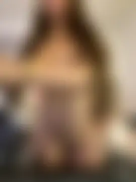 aly_golden_'s Webcam Show