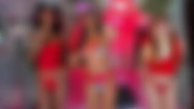 madams_worker's Live Sex Cam Show