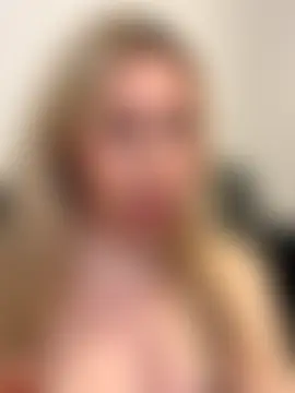 SexySaraxxoo's Live Sex Cam Show