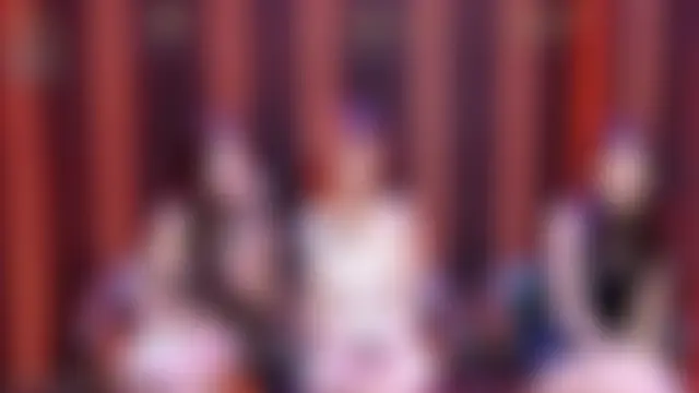 queen-001's Live Sex Cam Show