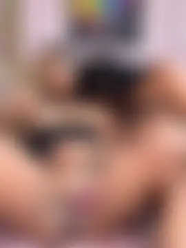 Suyin_squirt22's Webcam Show