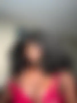 WomanNextdoor1's Webcam Show