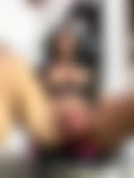 _Crystal_evains' Live Sex Cam Show