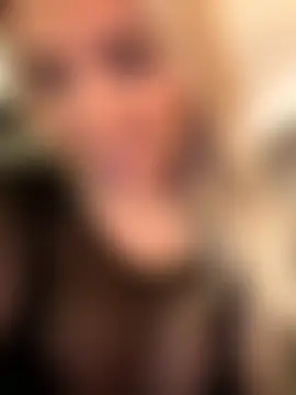 Bustyblondebabe32's Live Sex Cam Show