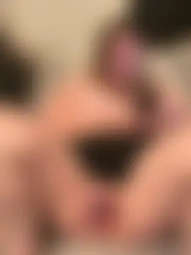 Curvylouu_41X's Live Sex Cam Show