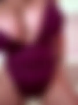 miamellycious' Live Sex Cam Show