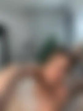 CurlyLara's Live Sex Cam Show