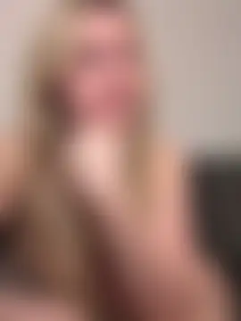 SexySaraxxoo's Live Sex Cam Show