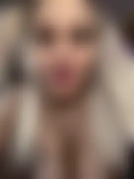 HugeBoobsAlice's Live Sex Cam Show