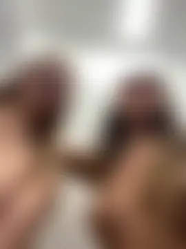 Aiko_Yumi's Webcam Show