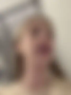 kira_mia's Live Sex Cam Show