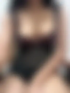 Thirsty_Malika's Webcam Show